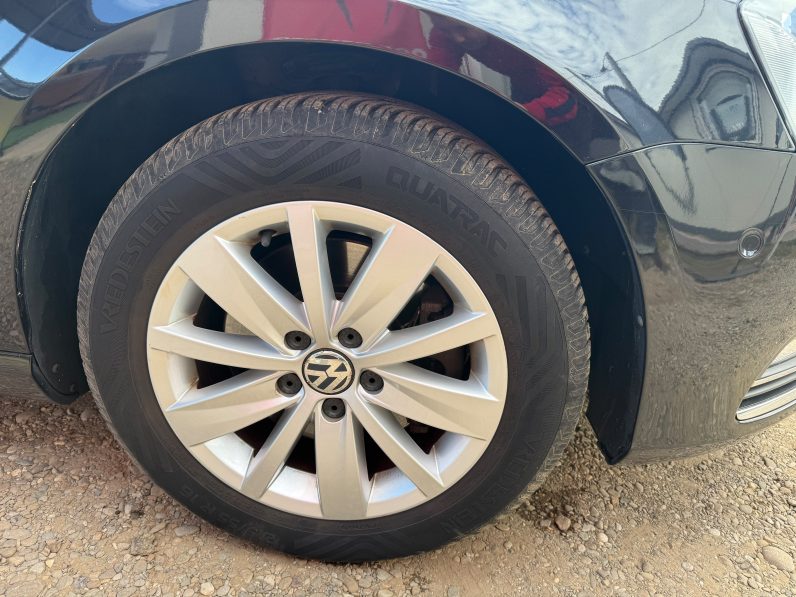 
								VW PASSAT HIGHLINE / AN 2014 / CUTIE AUTOMATA / BENZINA full									