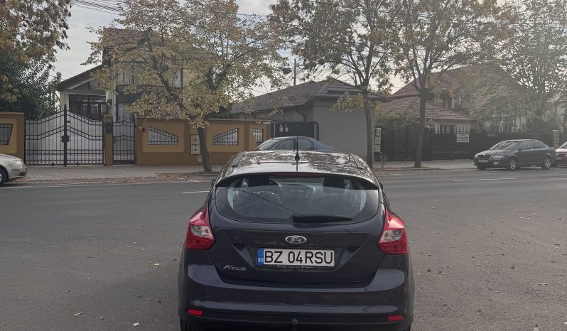 
								FORD FOCUS TITANIUM / 1,6 BENZINA / NAVIGATIE CARPLAY full									