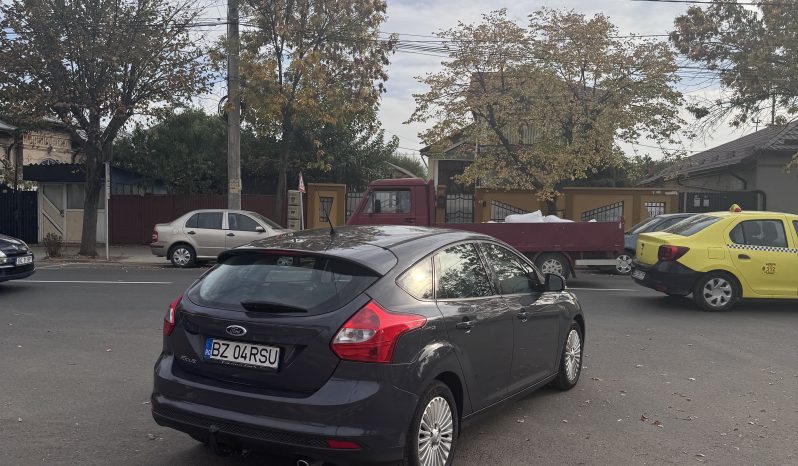 
								FORD FOCUS TITANIUM / 1,6 BENZINA / NAVIGATIE CARPLAY full									
