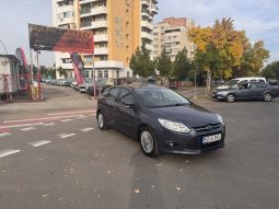 FORD FOCUS TITANIUM / 1,6 BENZINA / NAVIGATIE CARPLAY