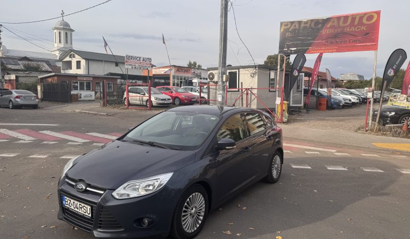 
								FORD FOCUS TITANIUM / 1,6 BENZINA / NAVIGATIE CARPLAY full									