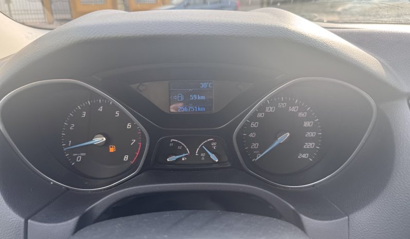 
								FORD FOCUS TITANIUM / 1,6 BENZINA / NAVIGATIE CARPLAY full									