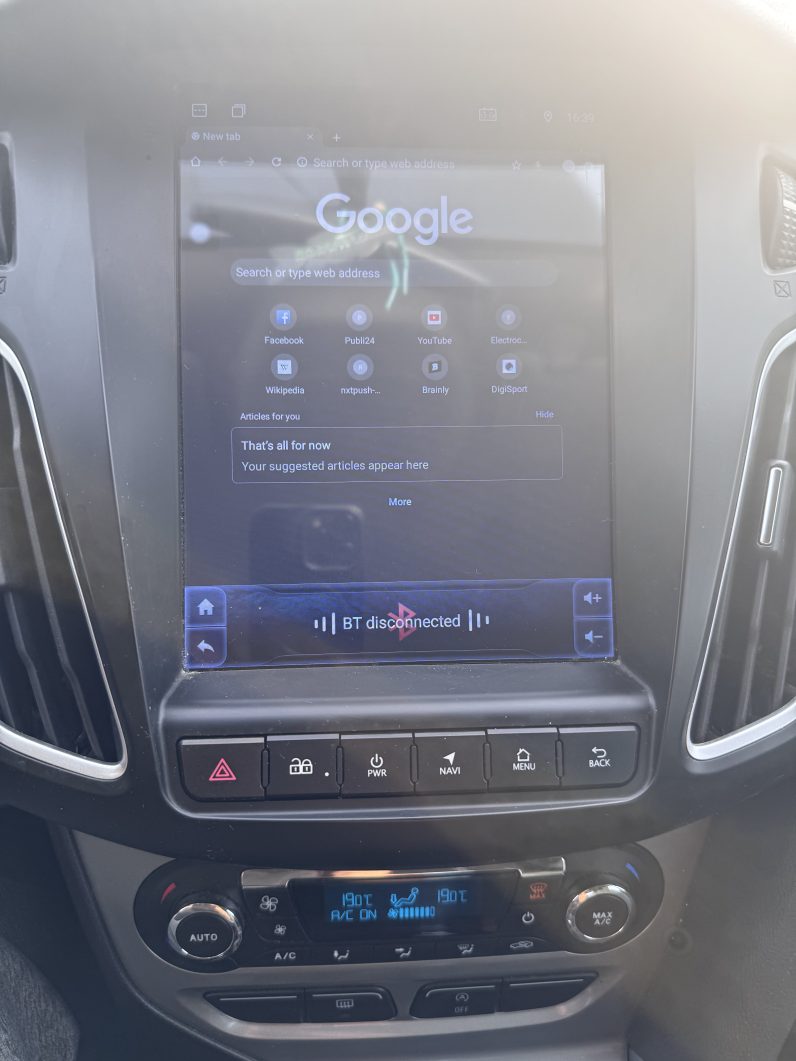 
								FORD FOCUS TITANIUM / 1,6 BENZINA / NAVIGATIE CARPLAY full									