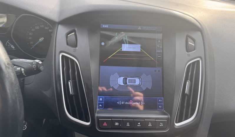 
								FORD FOCUS TITANIUM / 1,6 BENZINA / NAVIGATIE CARPLAY full									