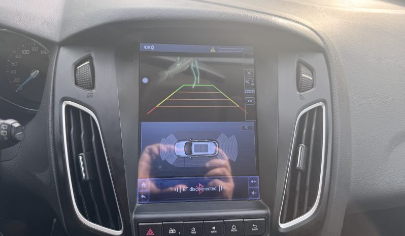 
								FORD FOCUS TITANIUM / 1,6 BENZINA / NAVIGATIE CARPLAY full									