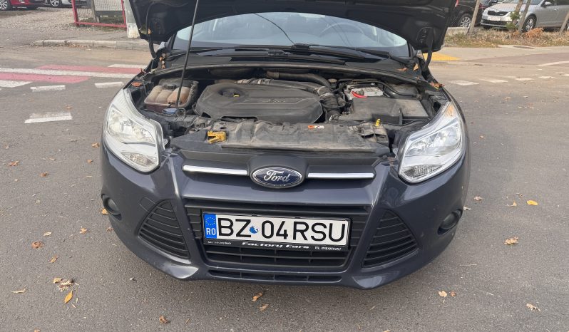 
								FORD FOCUS TITANIUM / 1,6 BENZINA / NAVIGATIE CARPLAY full									
