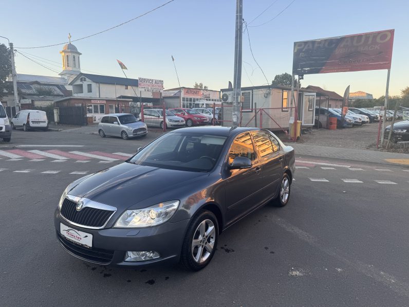 
								SKODA OCTAVIA BERLINA ELEGANCE / 1,4 BENZINA / 2012 full									