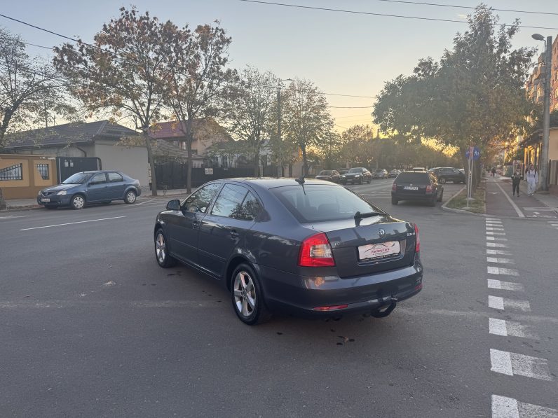 
								SKODA OCTAVIA BERLINA ELEGANCE / 1,4 BENZINA / 2012 full									