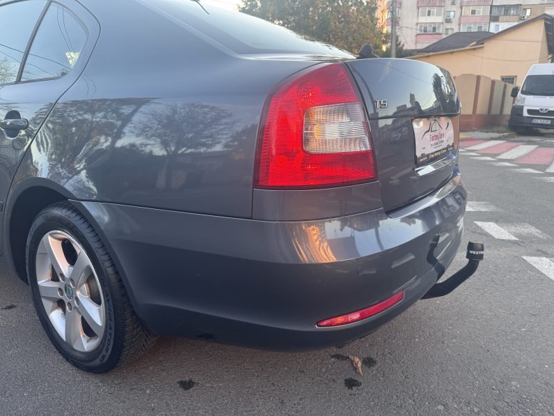 
								SKODA OCTAVIA BERLINA ELEGANCE / 1,4 BENZINA / 2012 full									