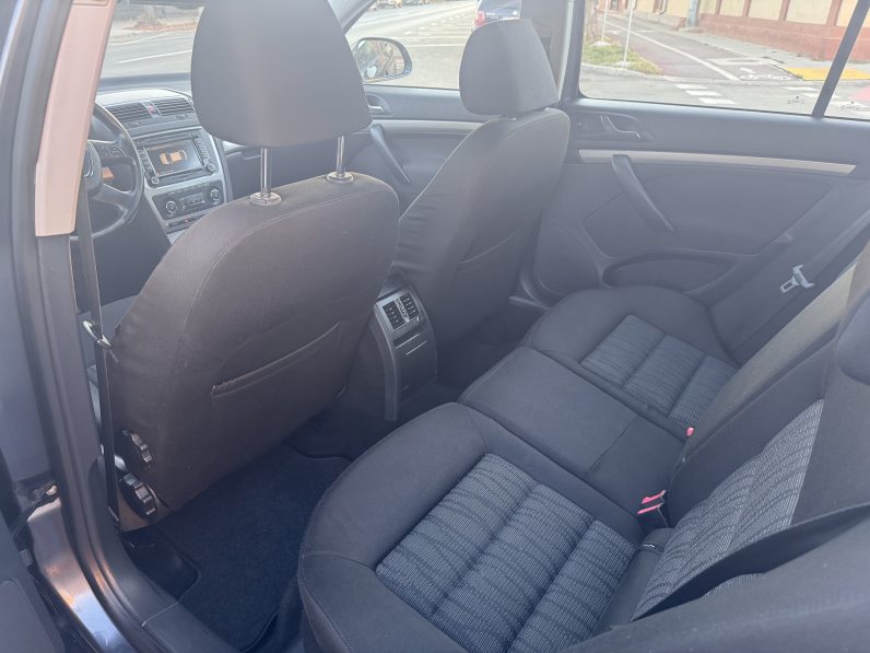 
								SKODA OCTAVIA BERLINA ELEGANCE / 1,4 BENZINA / 2012 full									