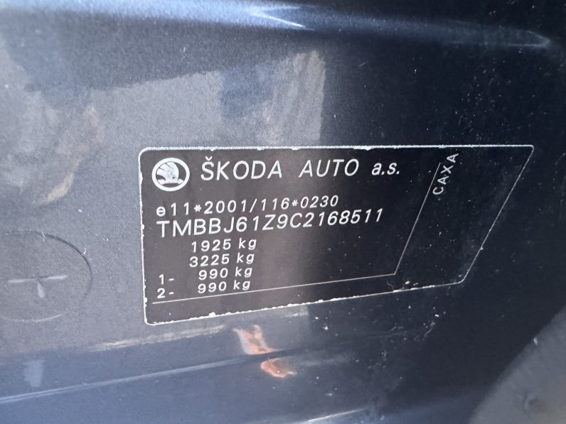 
								SKODA OCTAVIA BERLINA ELEGANCE / 1,4 BENZINA / 2012 full									