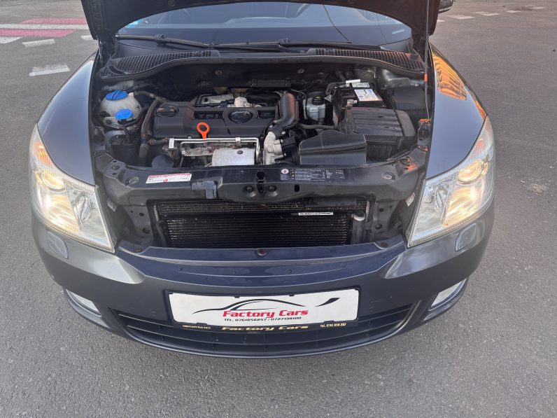 
								SKODA OCTAVIA BERLINA ELEGANCE / 1,4 BENZINA / 2012 full									