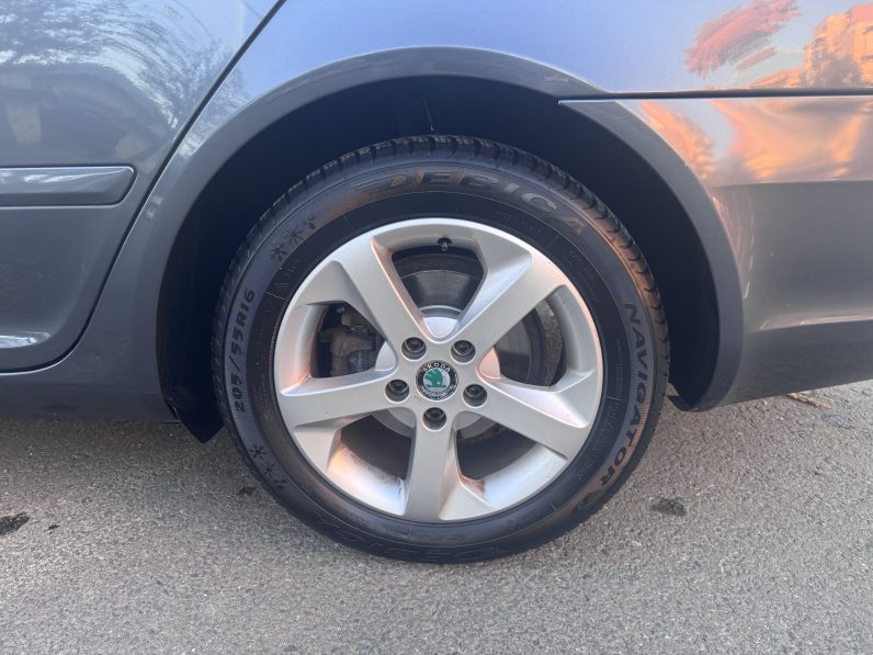 
								SKODA OCTAVIA BERLINA ELEGANCE / 1,4 BENZINA / 2012 full									
