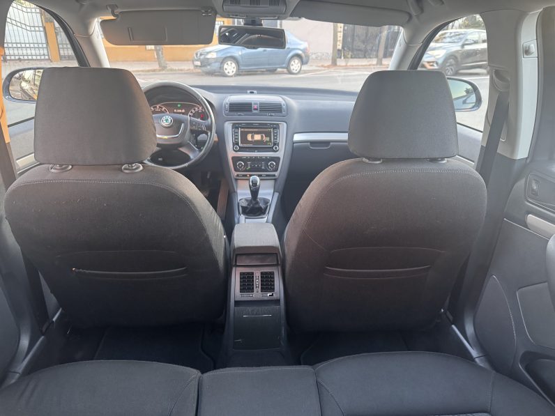
								SKODA OCTAVIA BERLINA ELEGANCE / 1,4 BENZINA / 2012 full									
