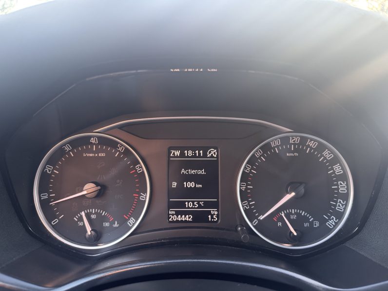 
								SKODA OCTAVIA BERLINA ELEGANCE / 1,4 BENZINA / 2012 full									