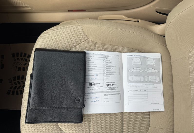 
								VW PASSAT HIGHLINE / AN 2014 / CUTIE AUTOMATA / BENZINA full									