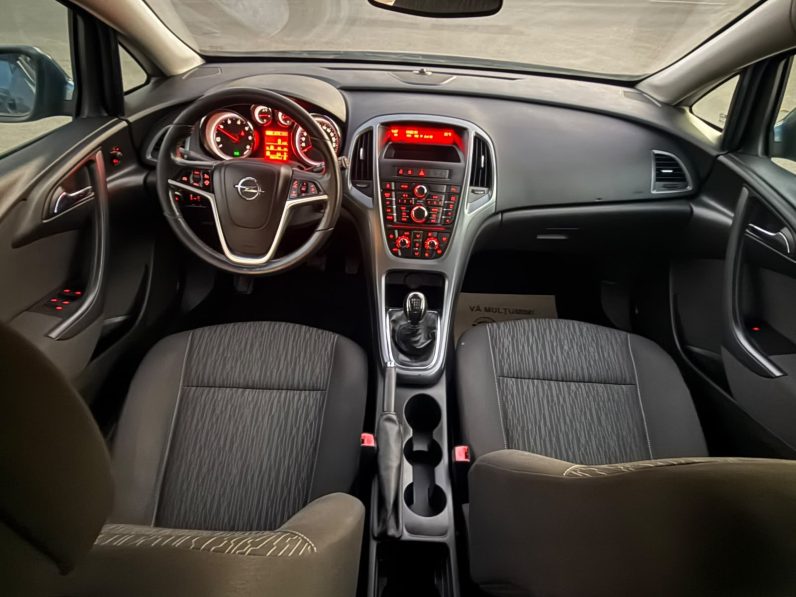
								OPEL ASTRA EDITION / AN 2015 / MOTOR 1,6 D / EURO 6 full									