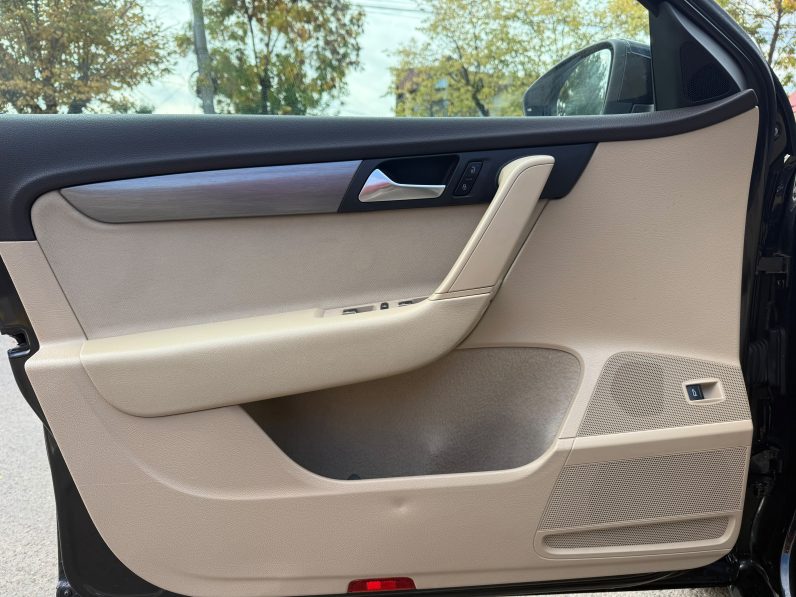 
								VW PASSAT HIGHLINE / AN 2014 / CUTIE AUTOMATA / BENZINA full									